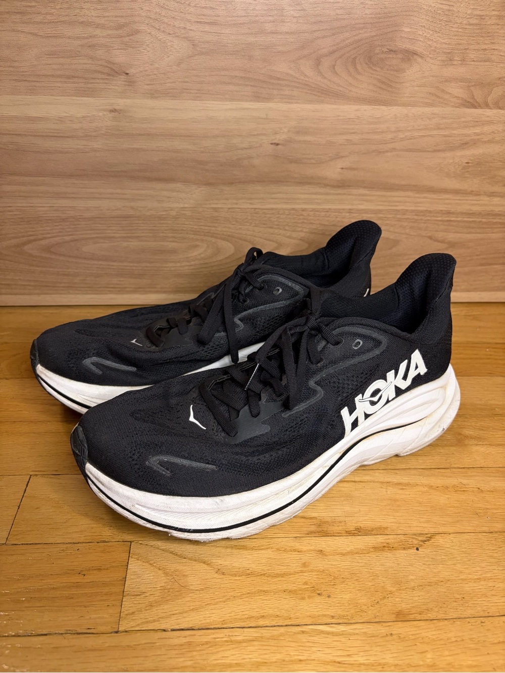 Hoka Clifton 10 Men's Black Sneakers - Size 11